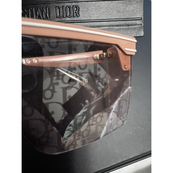 Christian Dior Women's DIORCLUB M1U Pink/Pink Logo Shield Sunglasses - Picture 11 of 14